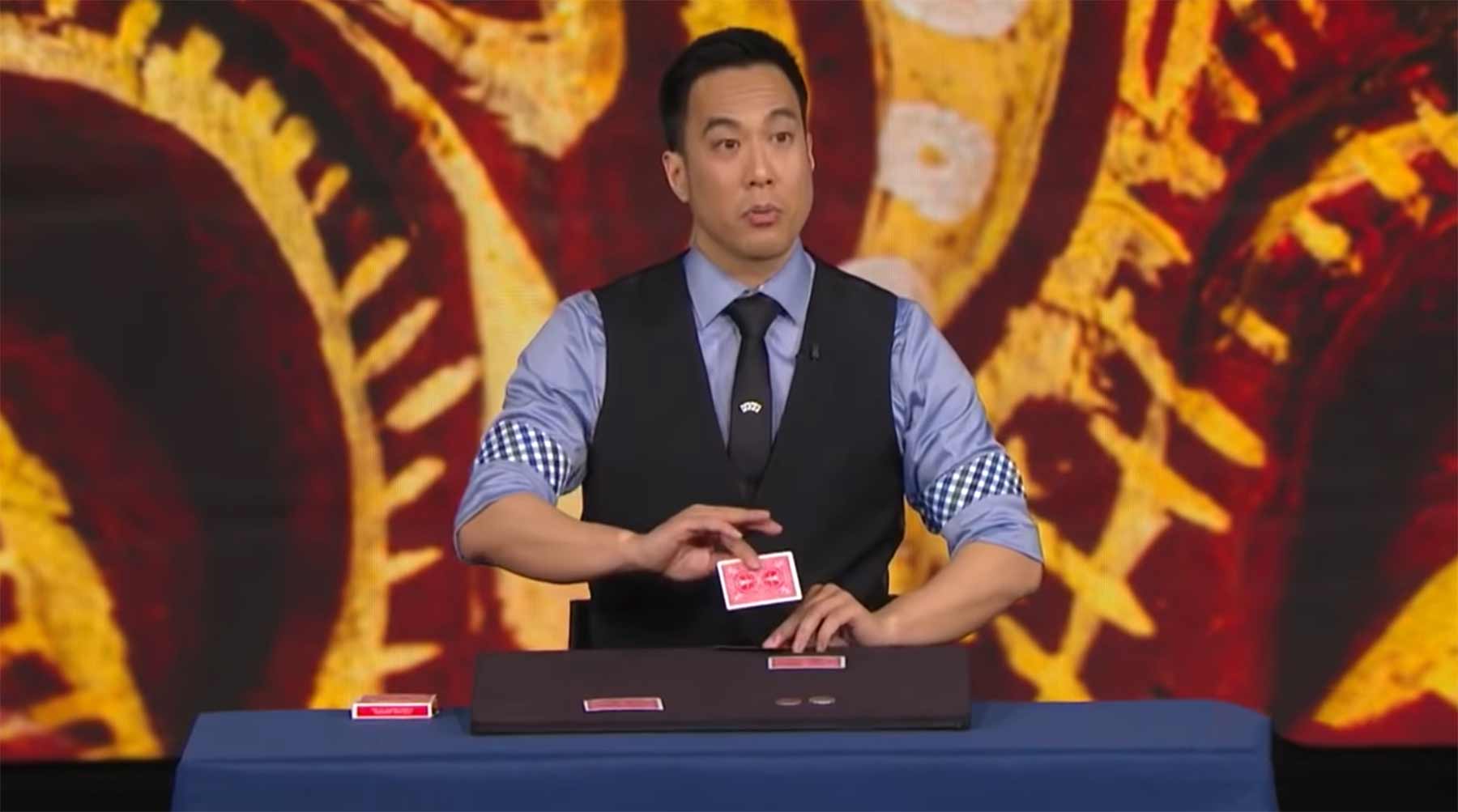 Ryan Hayashis unglaublicher Münzen-Trick Ryan-Hayashi-FOOLS-Penn-and-Teller-IMPOSSIBLE-Coin-Magic-Trick 