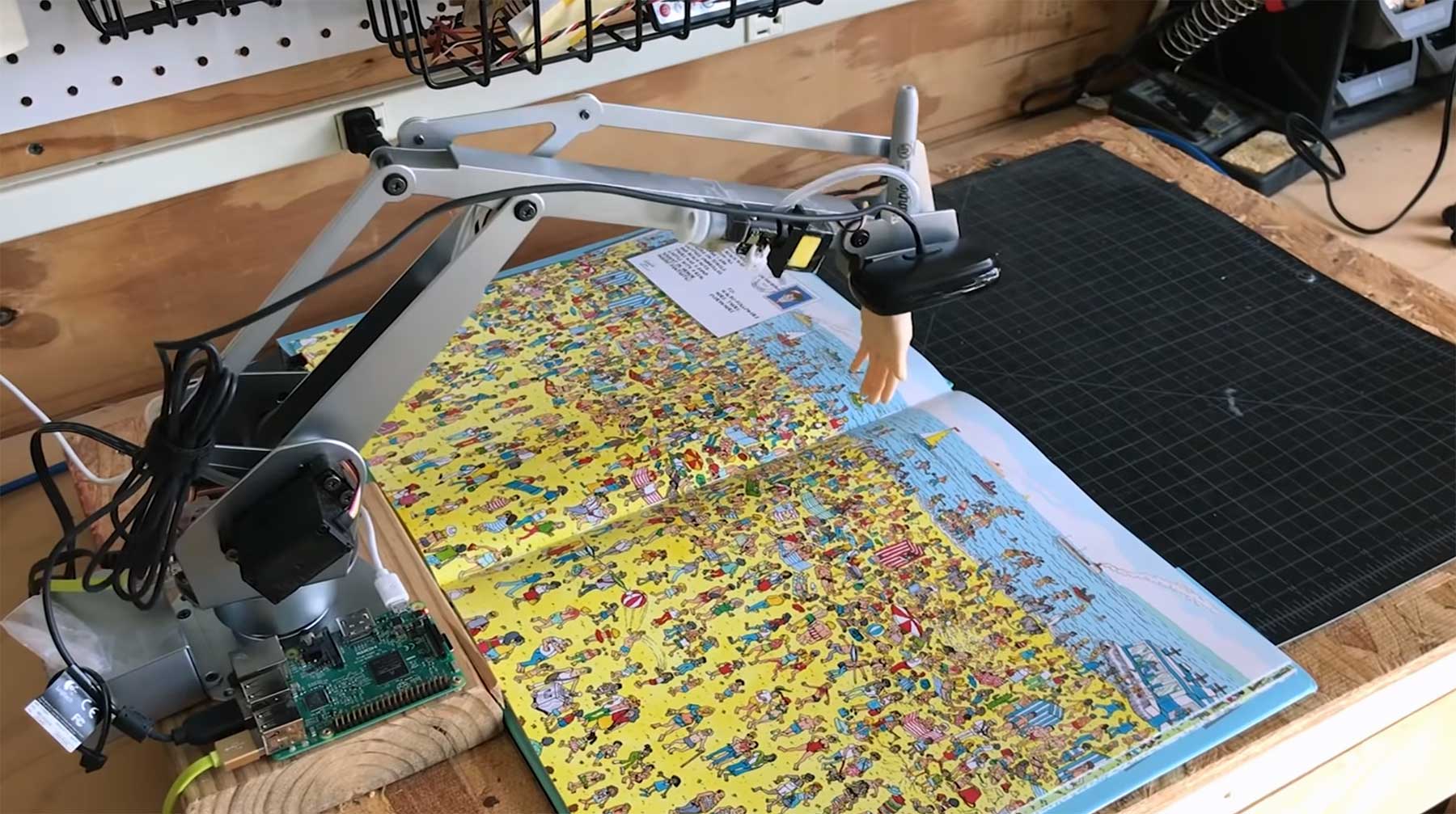 Dieser Roboter findet Walter binnen Sekunden robot-wheres-waldo 