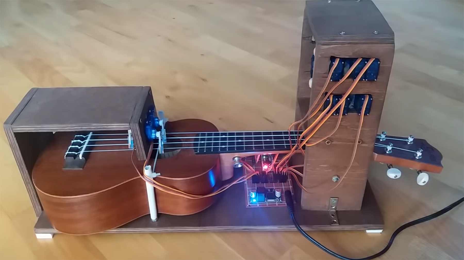 Ukulele spielender Roboter ukulele-roboter 