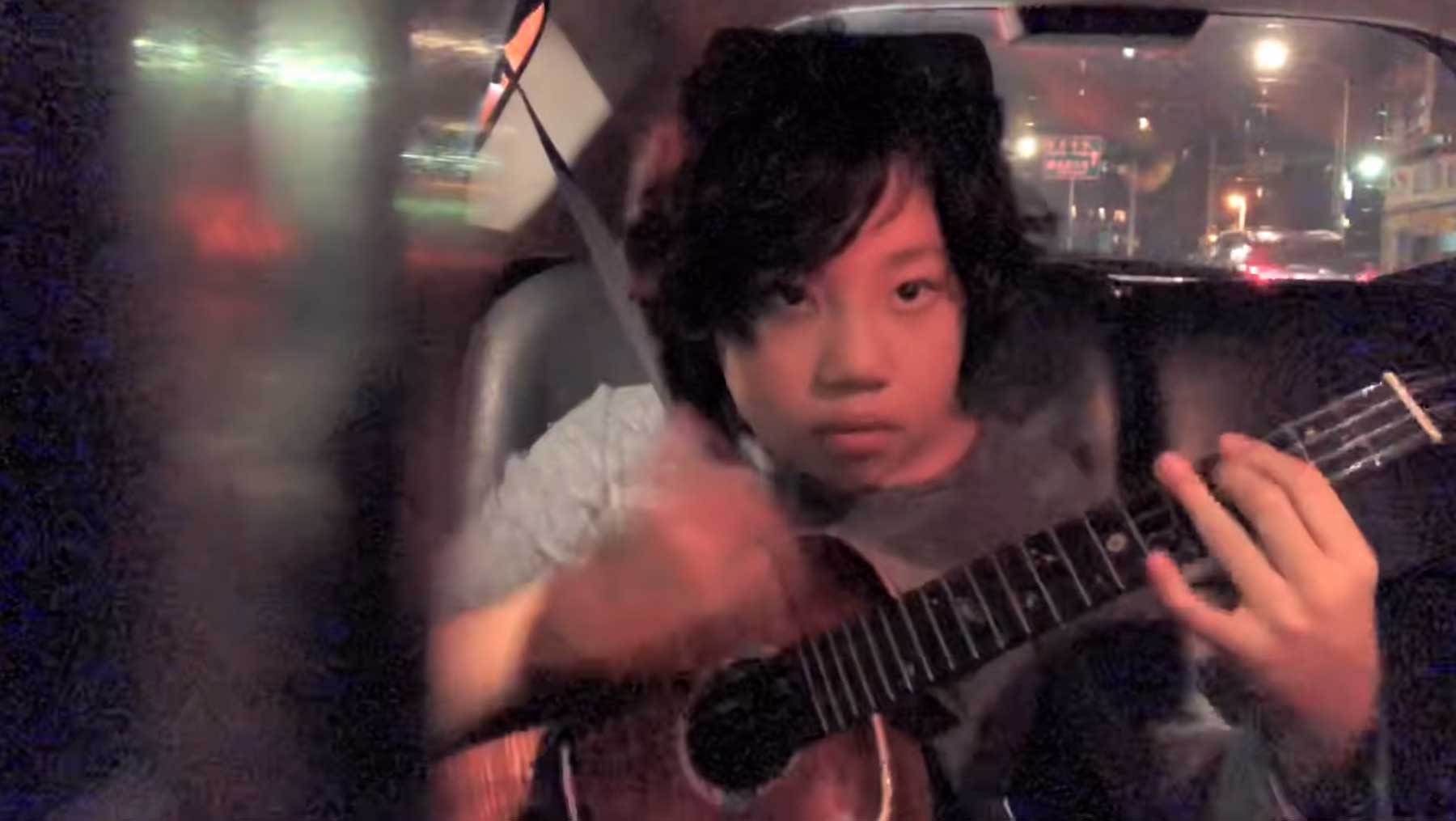 Kind killt "Smooth Criminal" auf der Ukulele feng-e-smooth-criminal-cover-michael-jackson-ukulele 