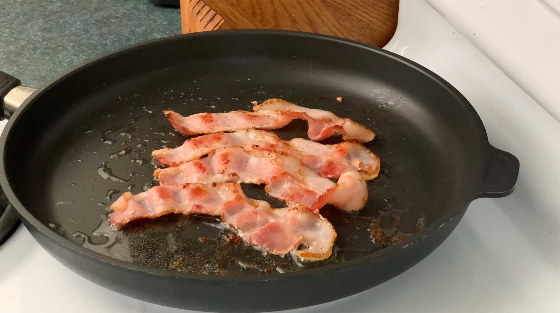 You Suck at Cooking: 5 Wege, Bacon zu brutzeln