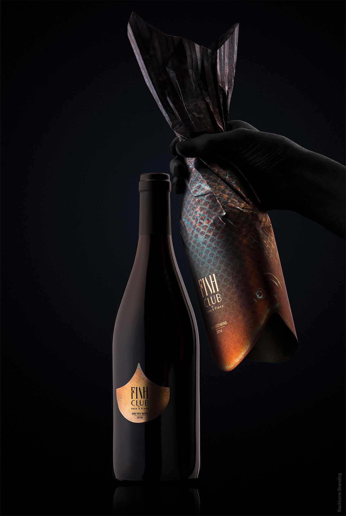 Verpackungsdesign für "Fish Club"-Weinflaschen Fish-Club-Wine-produktdesign-fischflaschen_04 