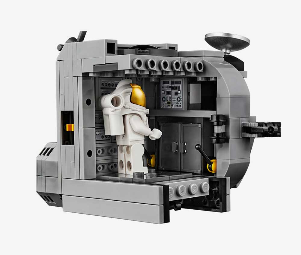 LEGO feiert 50 Jahre Mondlandung mit dem Set "NASA Apollo 11 Mondlandefähre" LEGO-Mondlandung-set_02 