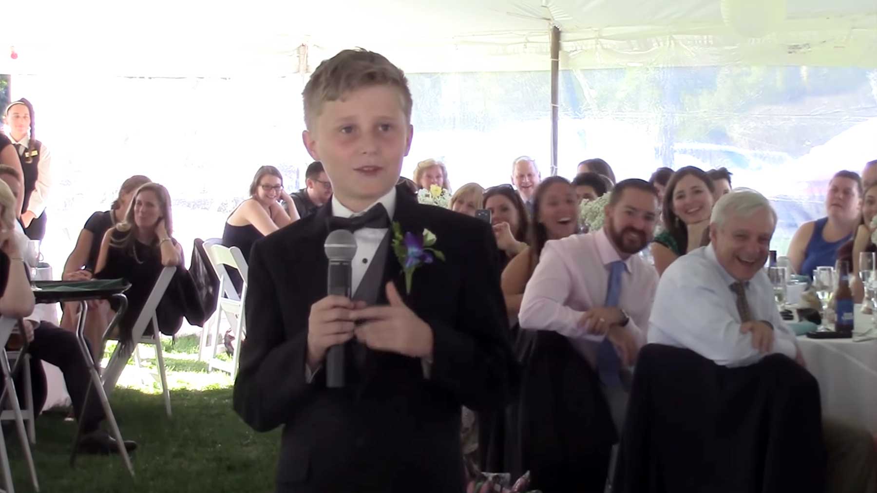 11-Jähriger hält grandiose Hochzeitsrede als Trauzeuge