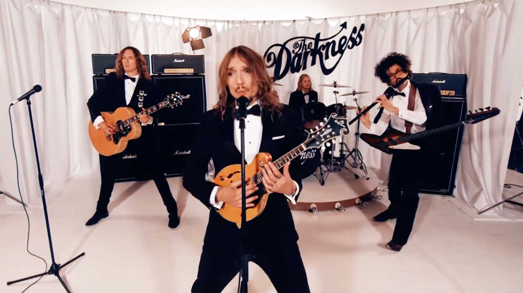 The Darkness - Rock and Roll Deserves to Die The-Darkness-Rock-and-Roll-deserves-to-die-musikvideo 