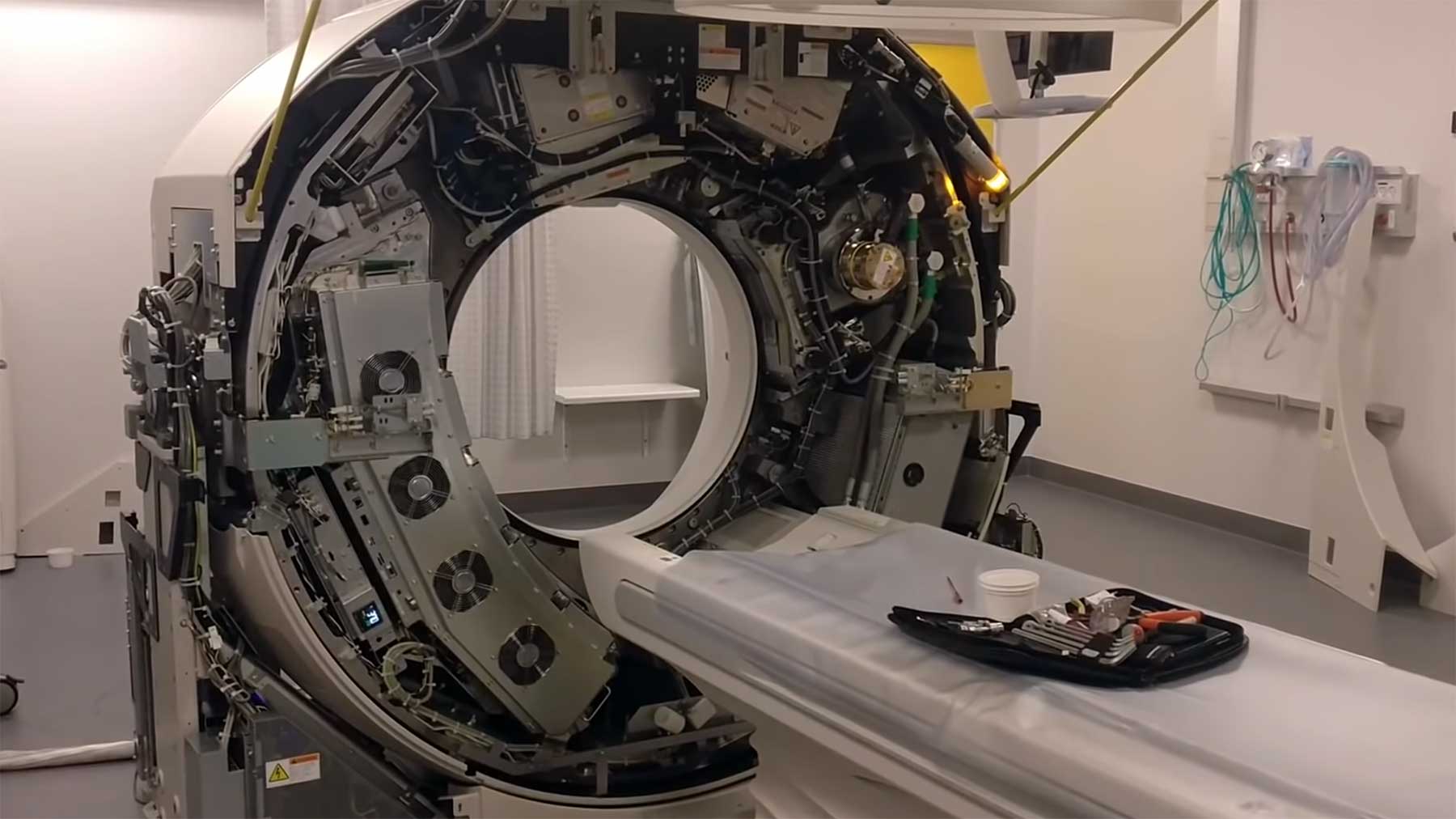 In einen laufenden Computertomograph reinschauen