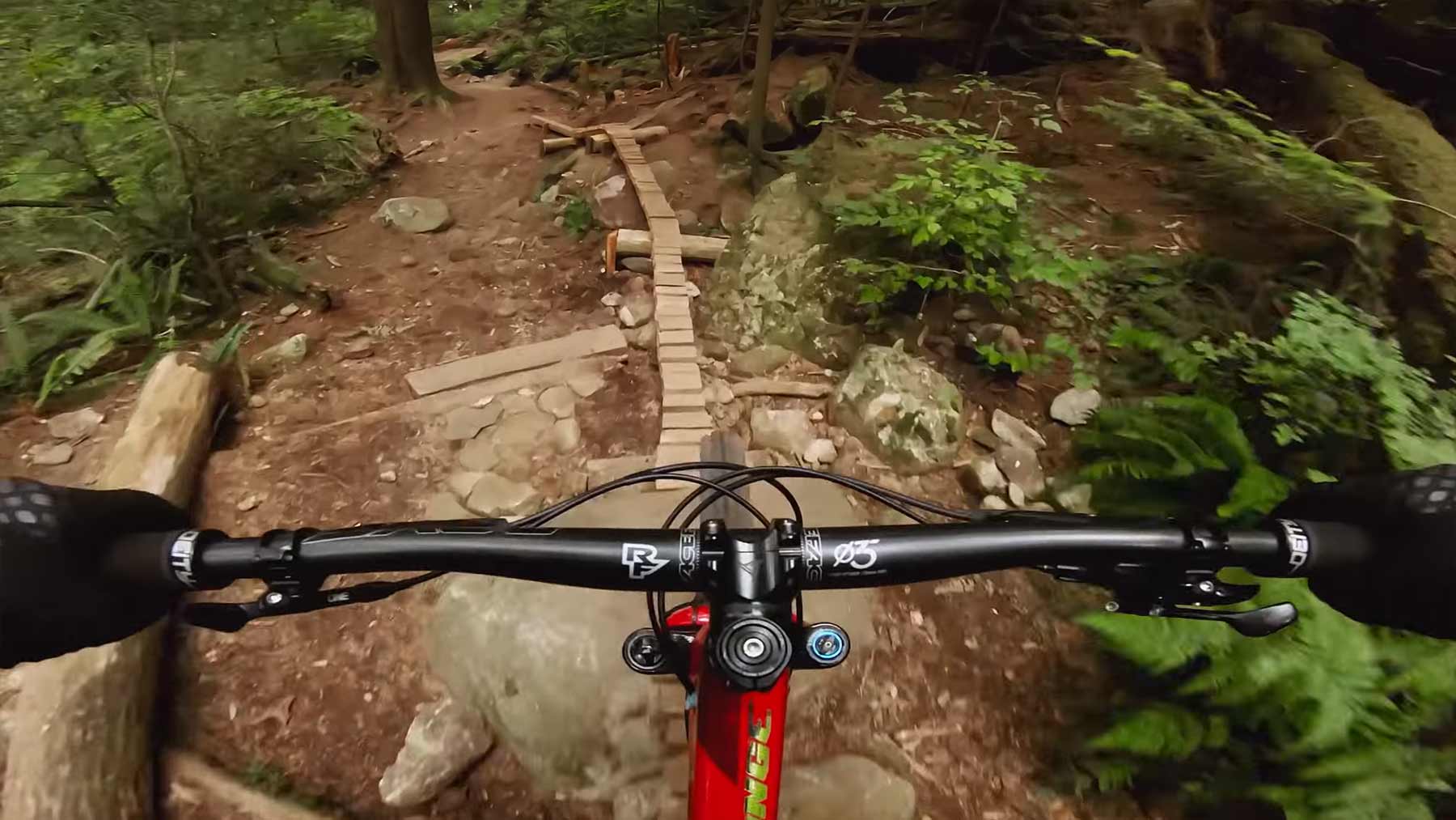 POV-Mountainbike-Fahrt durch den Wald Pinkbikes-GoPro-of-the-World-Winning-Run-2019-1 