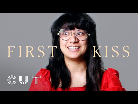 100 Leute erzählen jeweils von ihrem ersten Kuss