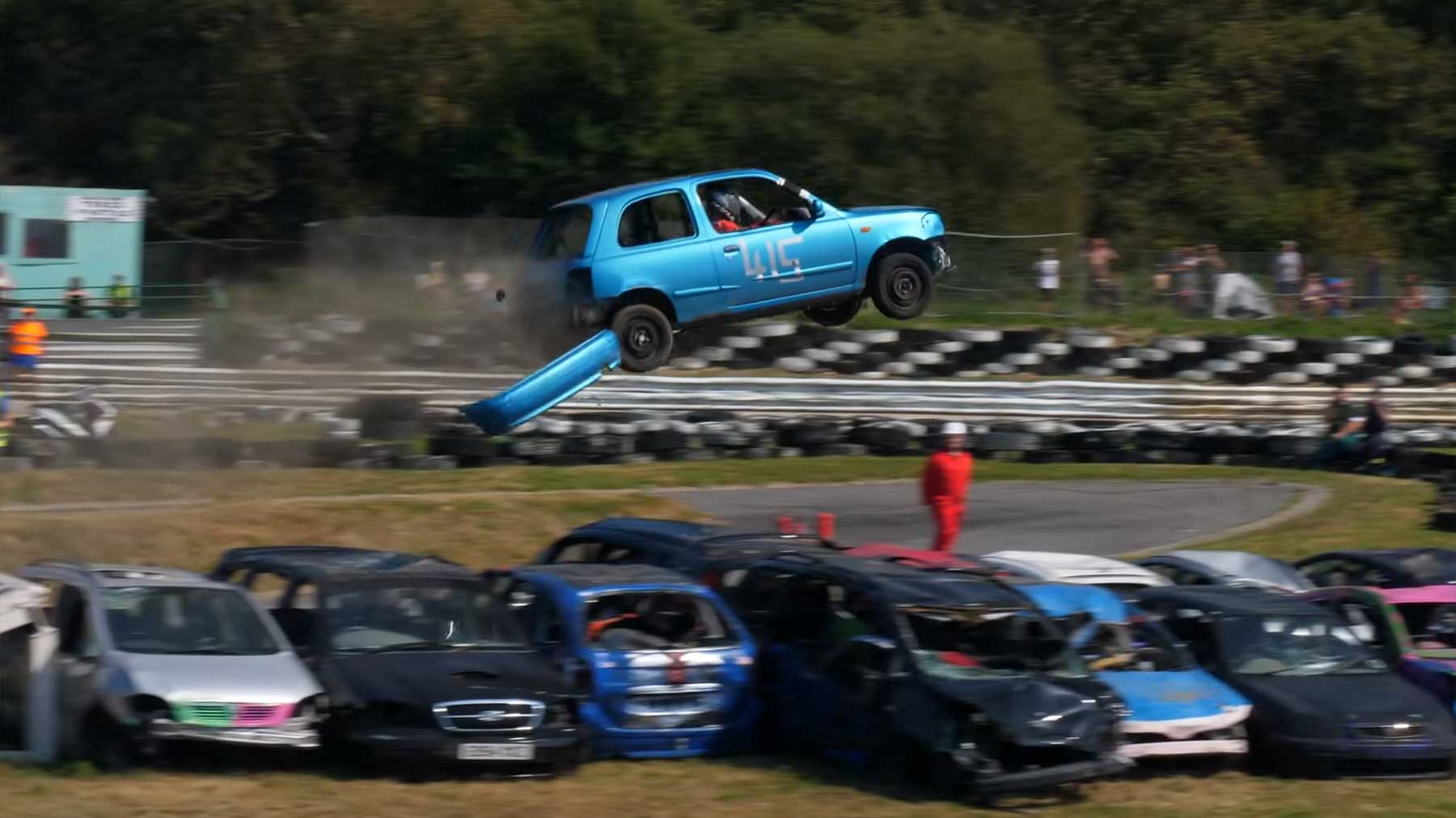 Nur ein paar fliegende Autos fliegende-autos-rampenwettbewerb 