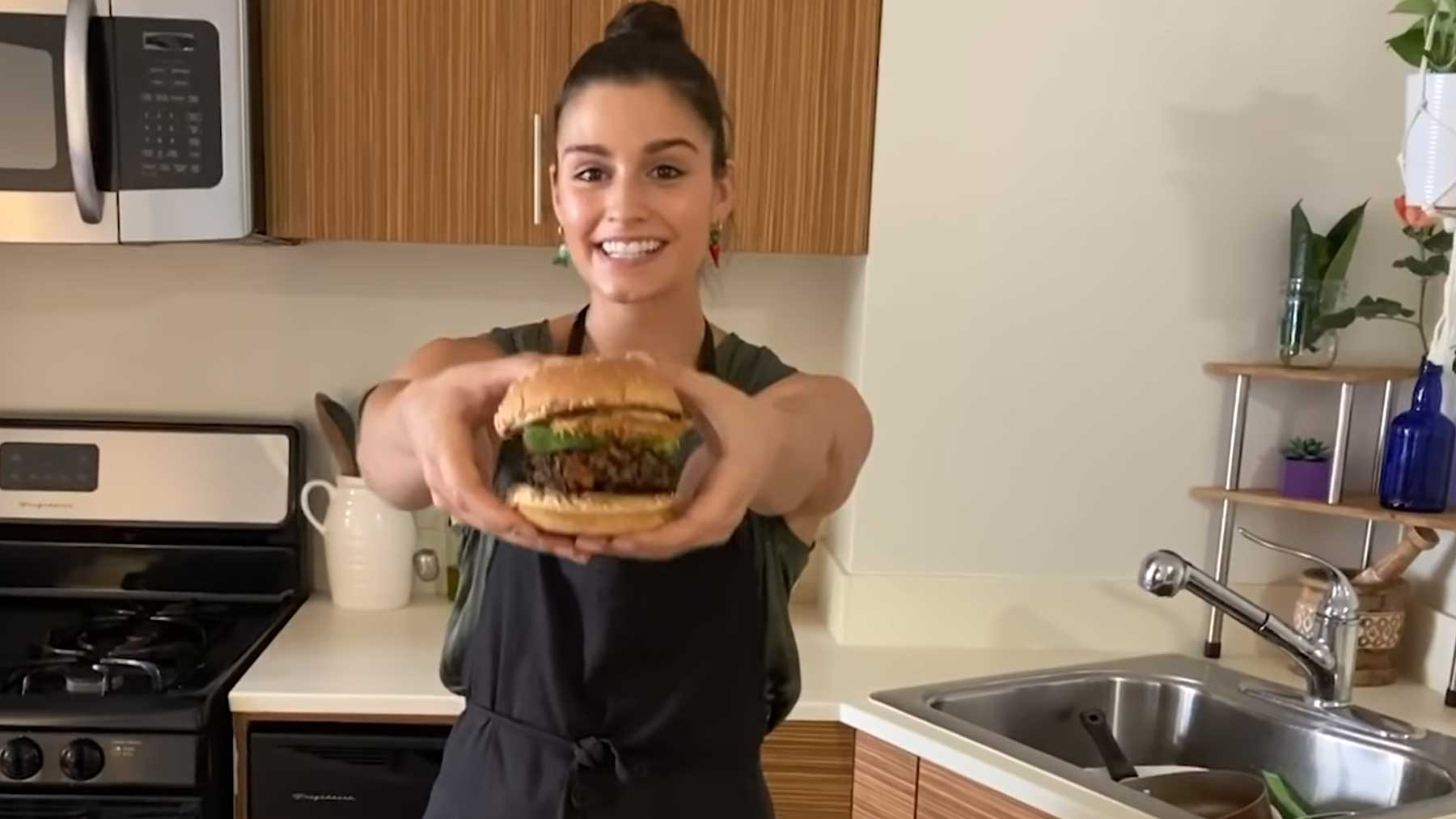Köche unterschiedlicher Fähigkeitsstufen machen Veggie Burger veggie-burger-machen 