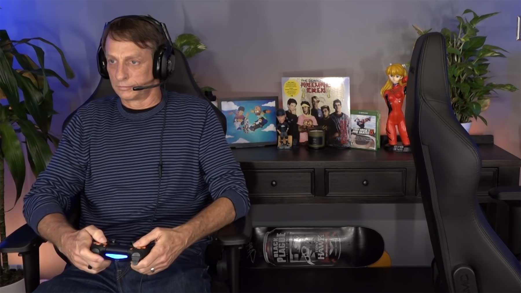 Tony Hawk spielt „Tony Hawk’s Pro Skater 1+2“