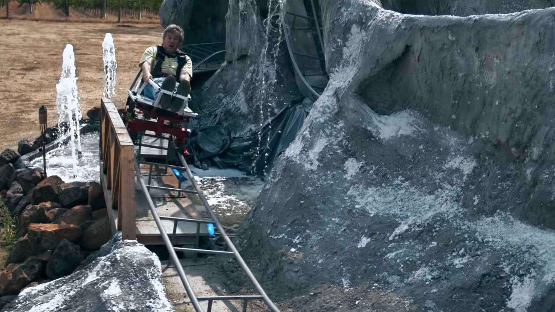 Vater baut „Matterhorn“-Achterbahn im eigenen Garten nach