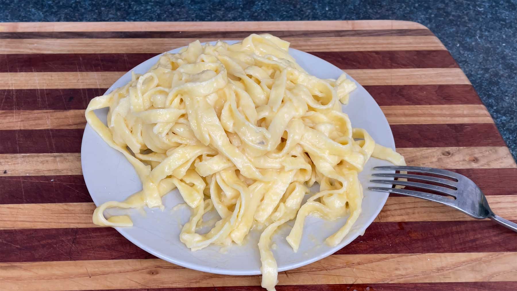 You Suck at Cooking: Fettuccine Alfredo (Episode 121) Fettuccine-Alfredo-you-suck-at-cooking 