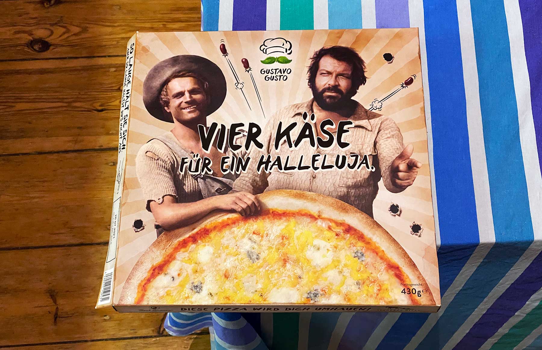 "Vier Käse für ein Halleluja." - Bud Spencer & Terence Hill Pizza von Gustavo Gusto im Test Gustavo-Gusto-4-Kaese-fuer-ein-Halleluja-Pizza-Test_01 