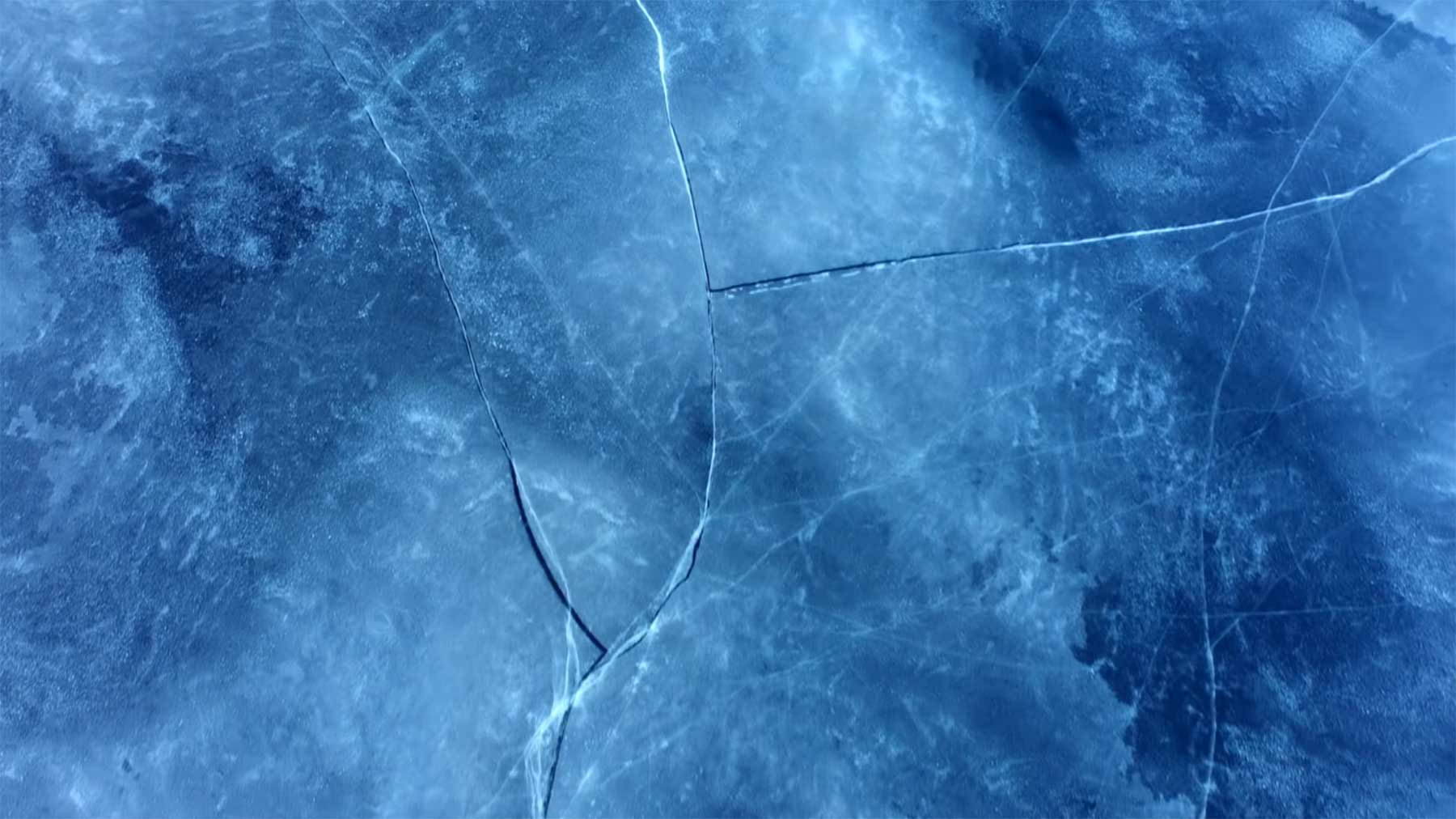 So klingt eine zugefrorene See-Oberfläche singing-ice-klang-eis 