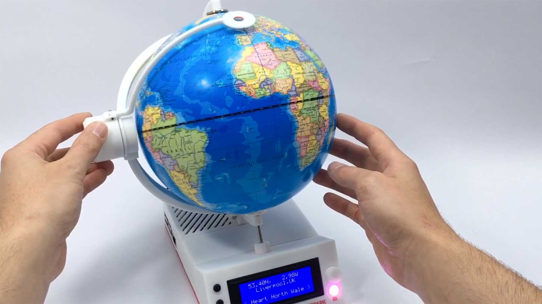 Der „RadioGlobe“ spielt Radiosender aus aller Welt