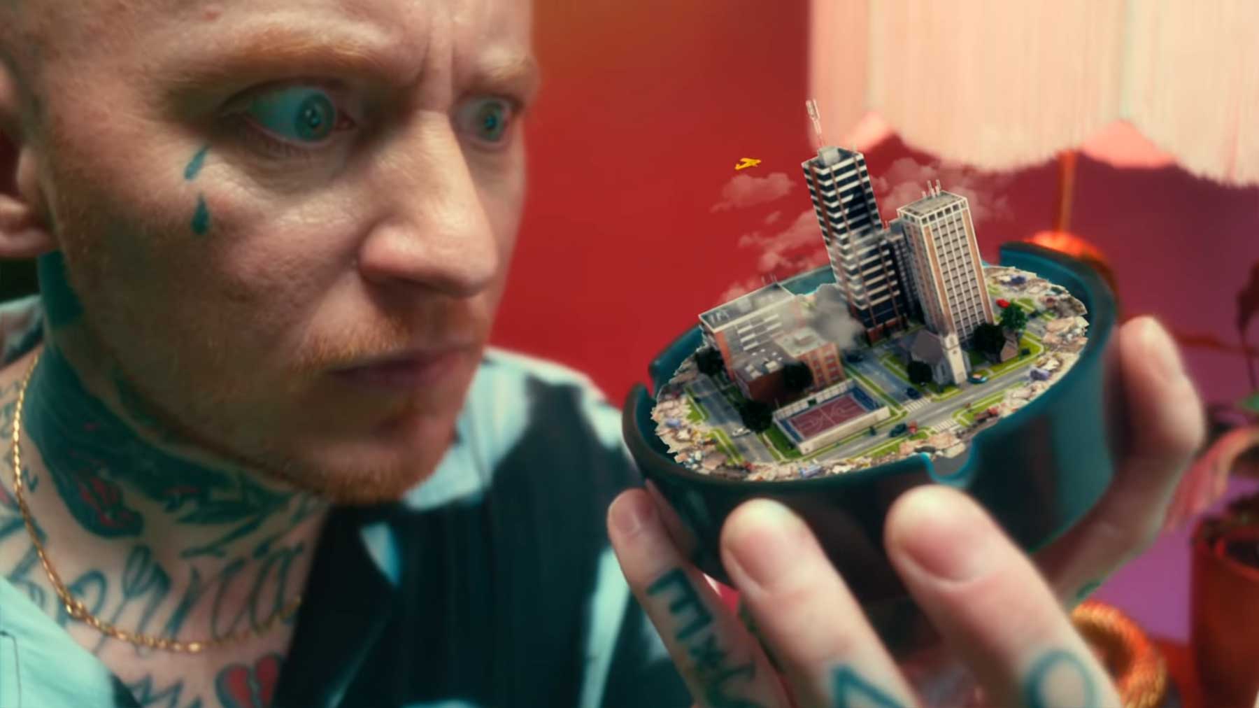 Musikvideo: Frank Carter & The Rattlesnakes ft. Joe Talbot - "My Town" Frank-Carter-and-the-Rattlesnakes-My-Town-Musikvideo 