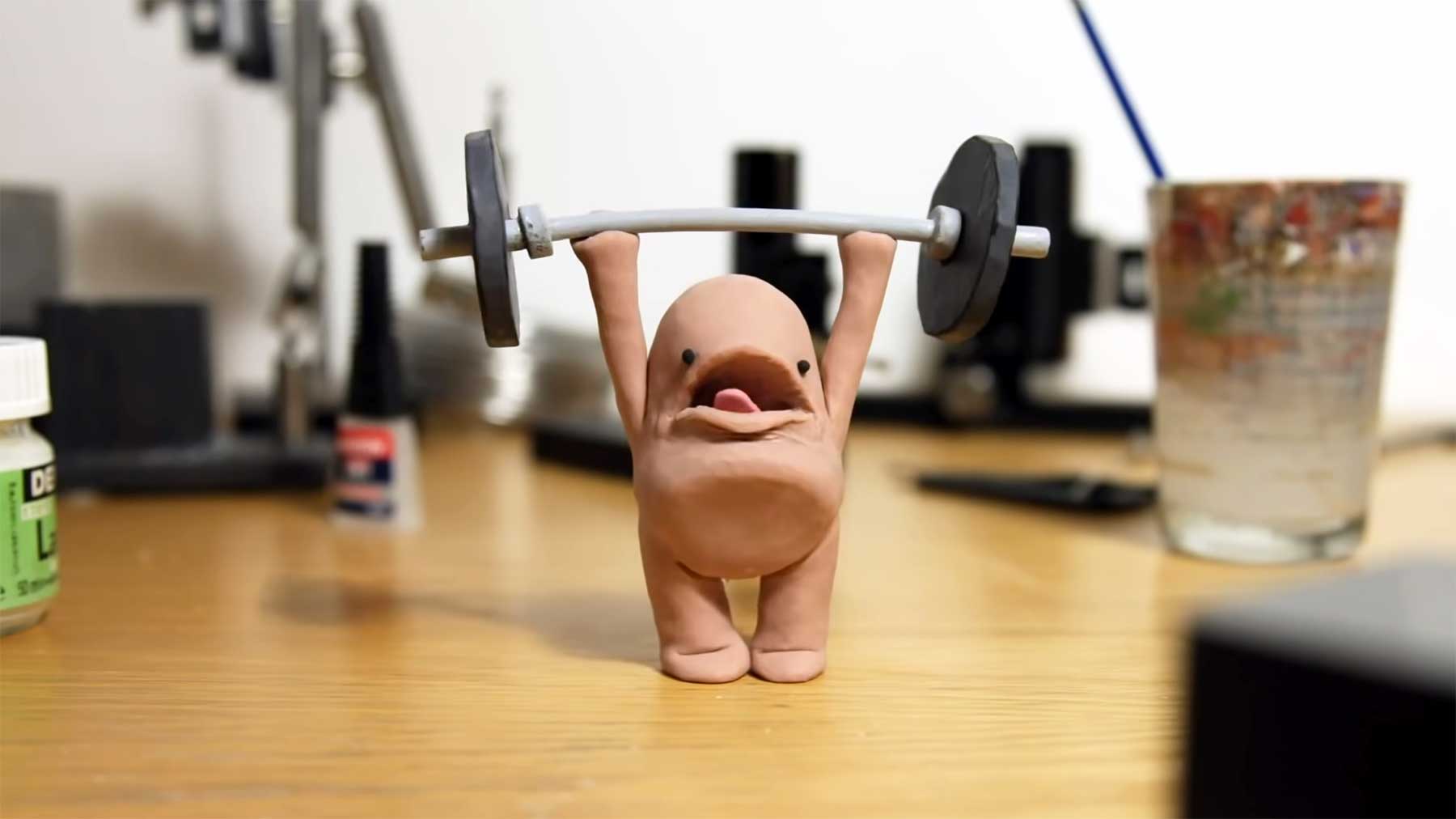 Claymation: "STRONG BOI!!!" Strong-boii-stopmotion-knete 
