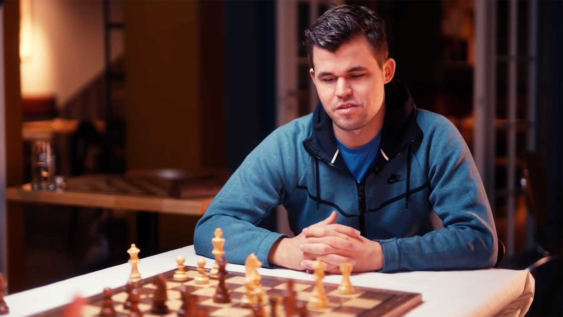 Schach-Großmeister Magnus Carlsen erinnert Partien anhand einzelner Brett-Formationen Magnus-Carlsen-erkennt-schachpartien 