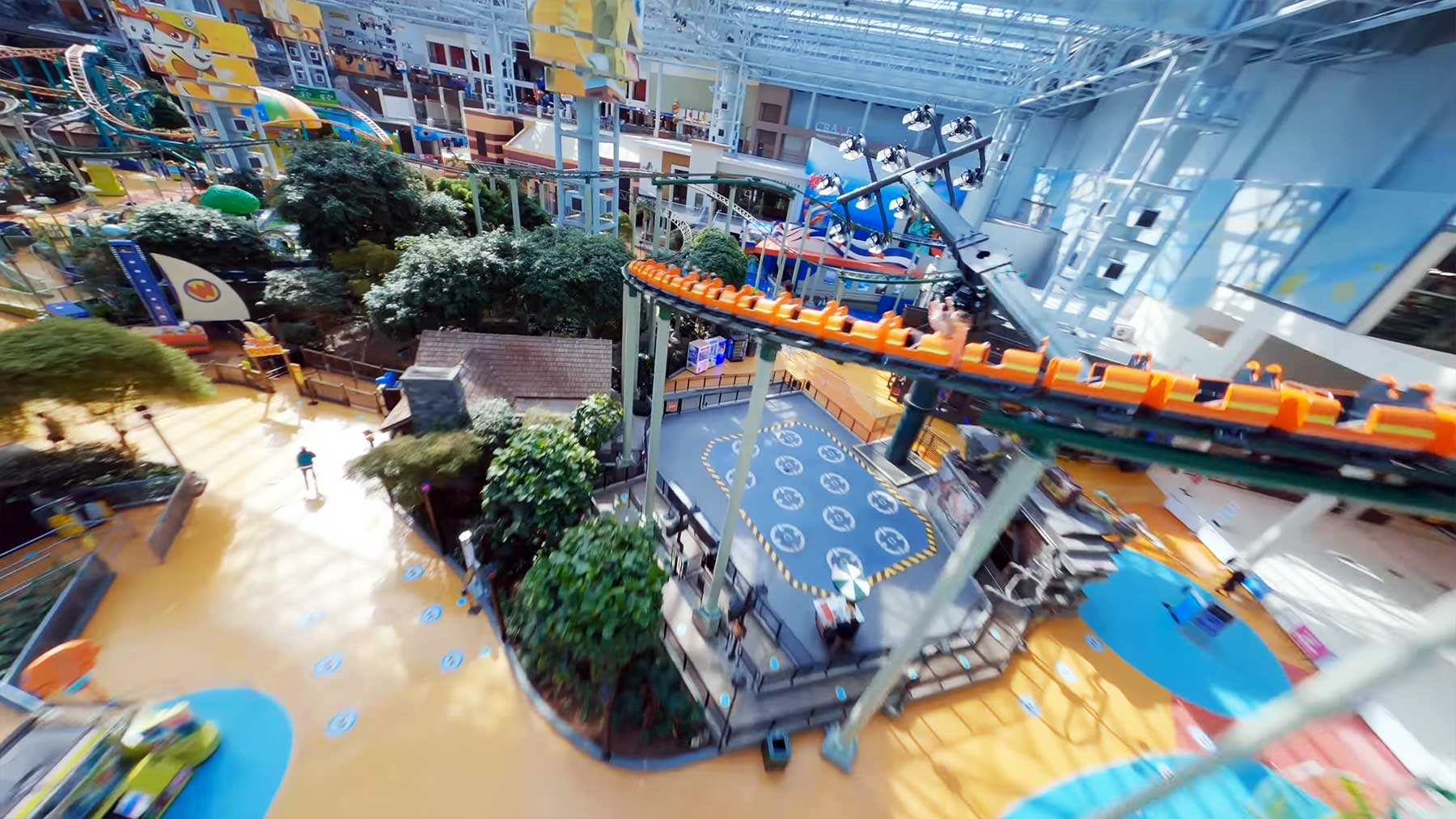 Choreografierter Drohnenflug durch die "Mall of America" Mall-of-America-drohnenflug 