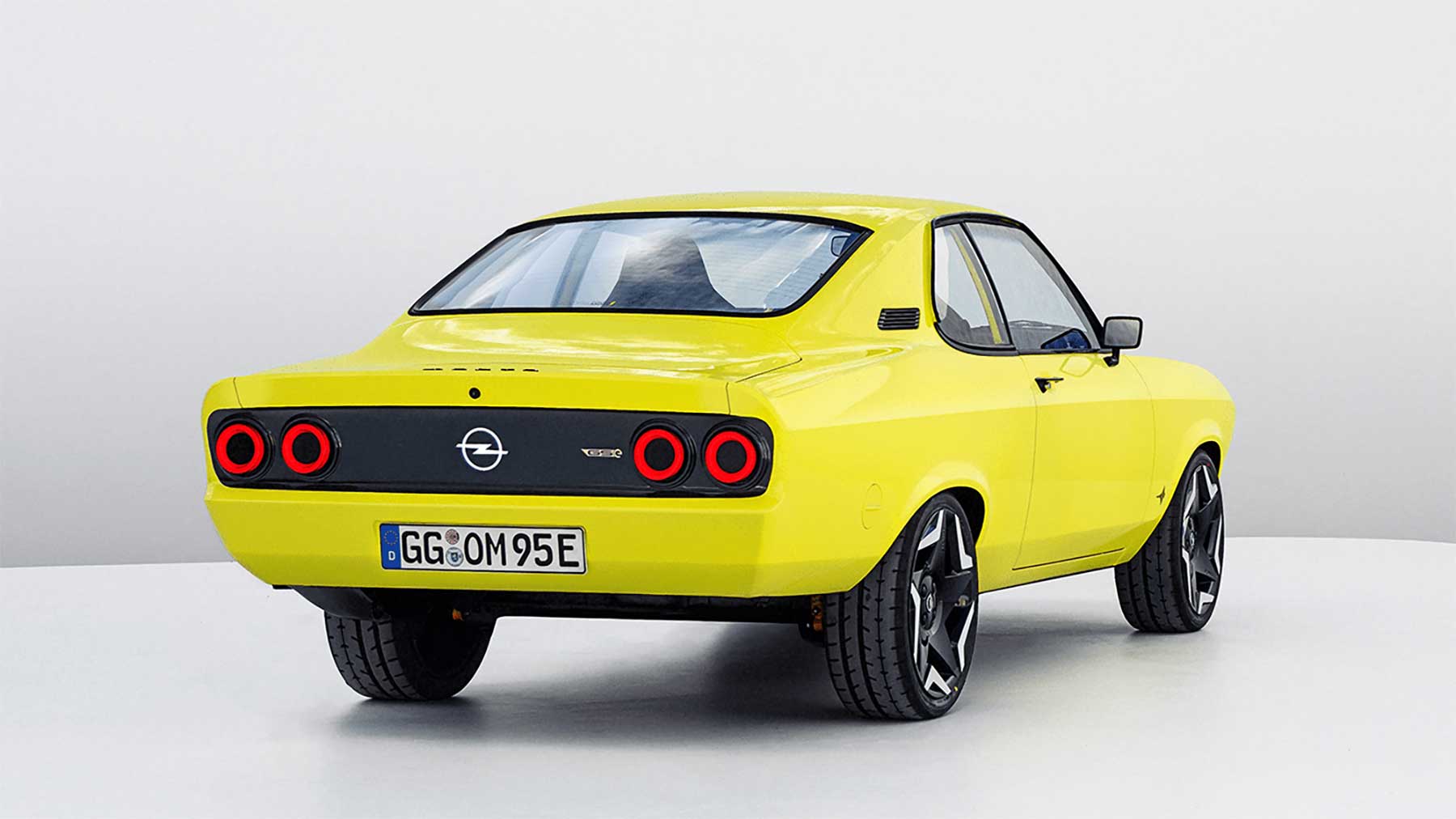 Opels elektrischer Manta schaut verdammt cool aus! Opel_Manta-GSe-ElektroMOD_02 