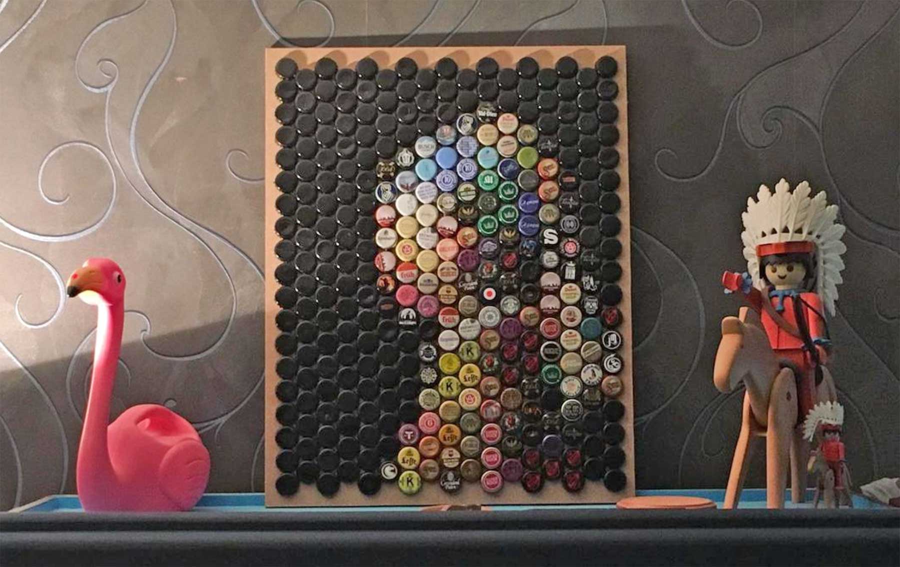 Kronkorken-Mosaike von Jean Marie Lambert