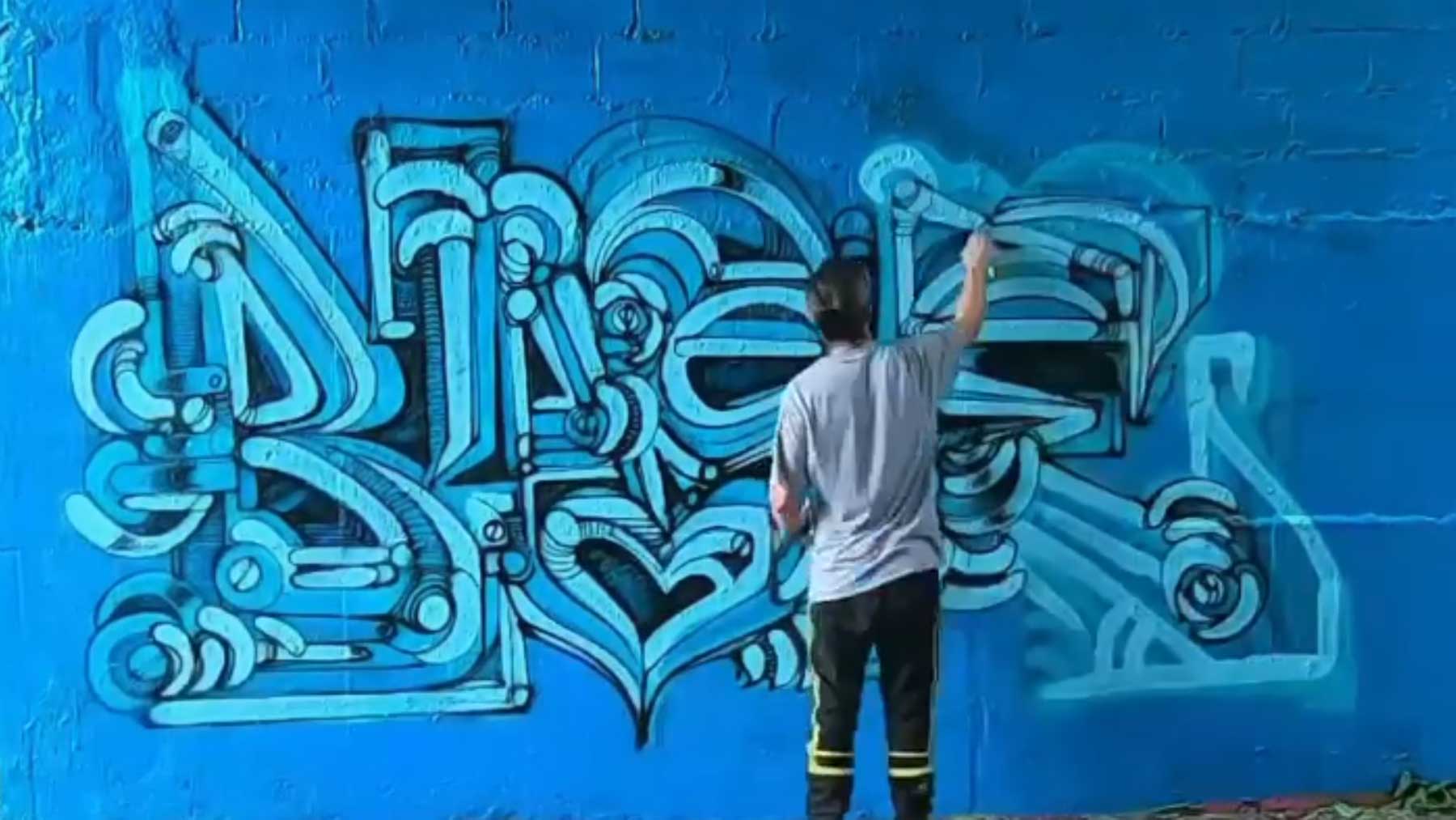 Timelapse: 55 Minuten Graffiti-Sprühen in unter 1 Minute