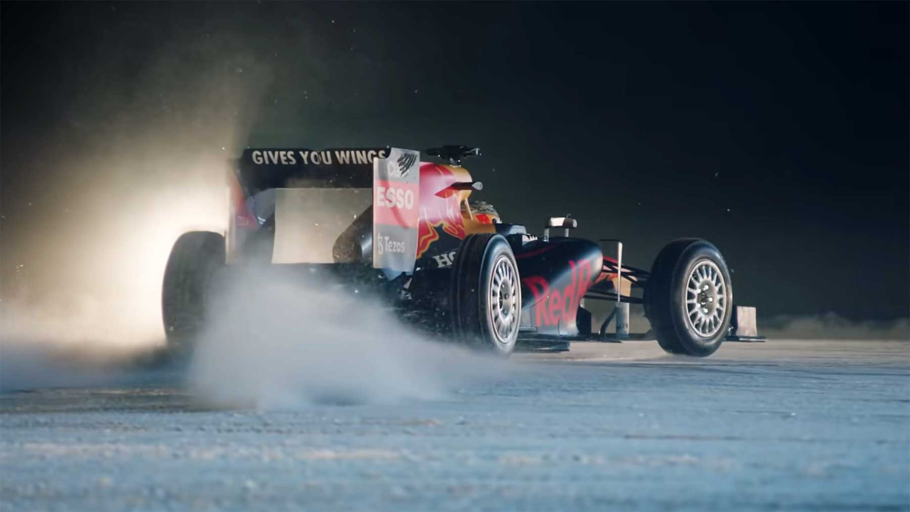 Max Verstappen fährt mit Formel-1-Wagen auf Schneestrecke formel-1-auf-schnee 