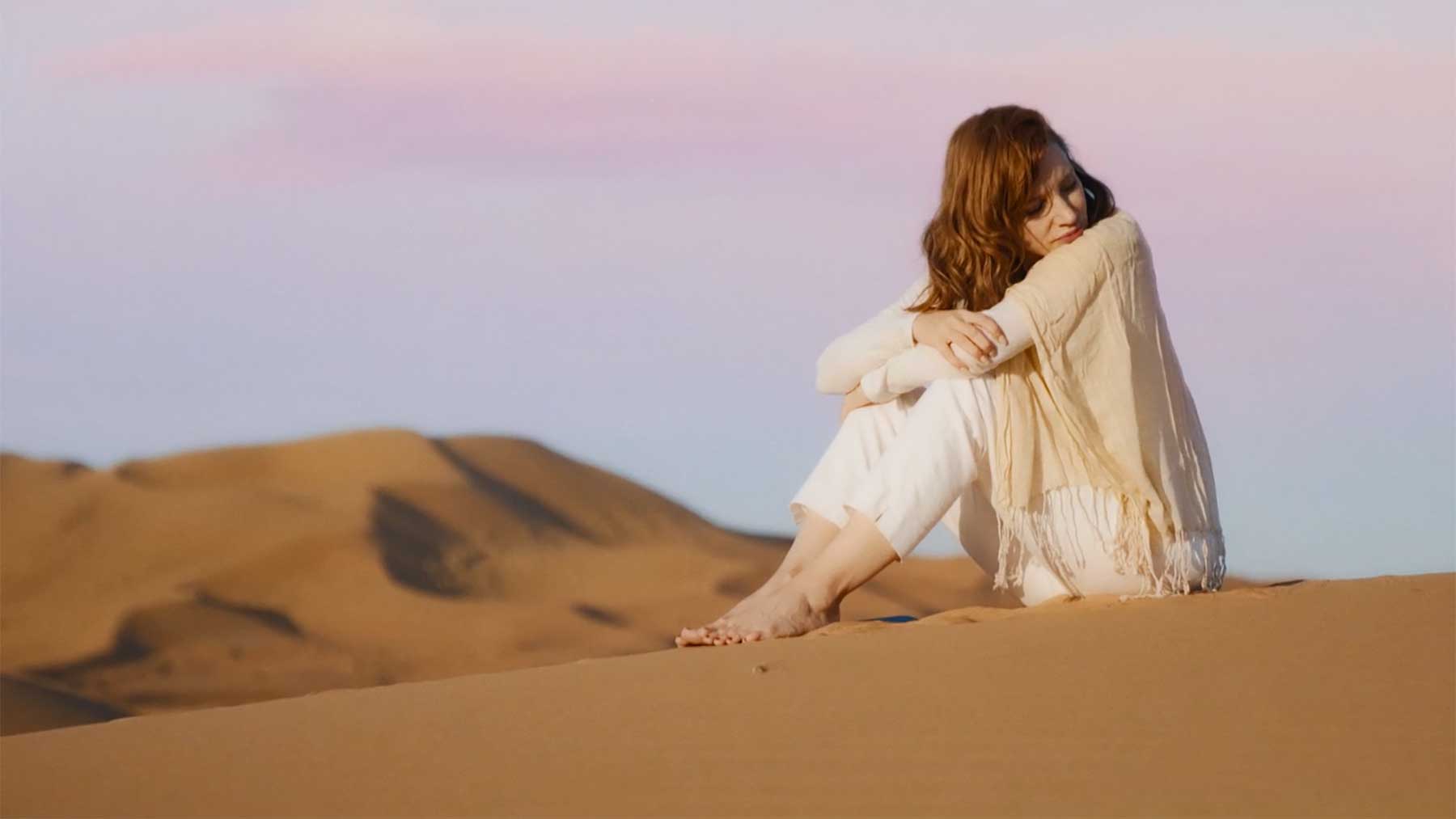 Eine persönliche Auszeit nehmen, um vom Alltagsstress zu fliehen THe-sands-between-kurzfilm 