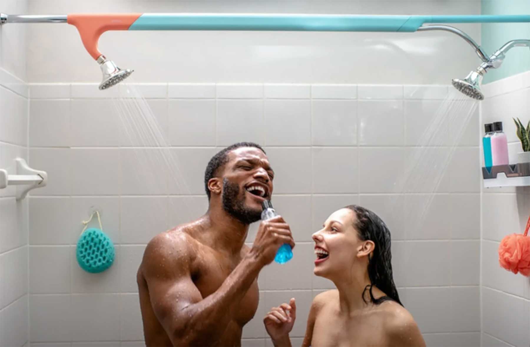"Tandem Shower" schafft 2 Duschköpfe für gemeinsames Duschen Tandem-Shower 