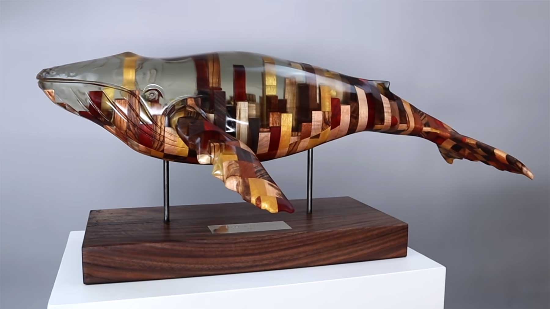 Anfertigung von Tier-Skulpturen aus Holz und Harz Wal-Skulptur-aus-holz-und-harz 