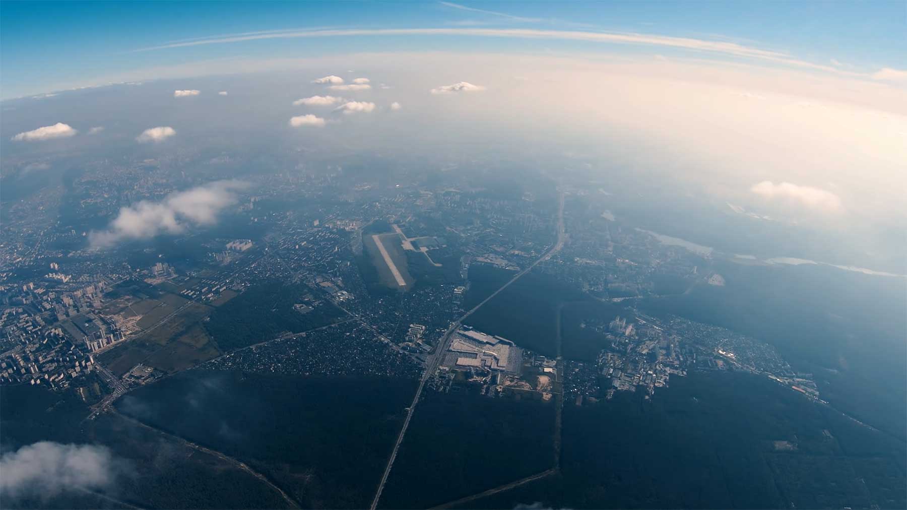 4,5 Kilometer mit der Kameradrohne hochfliegen