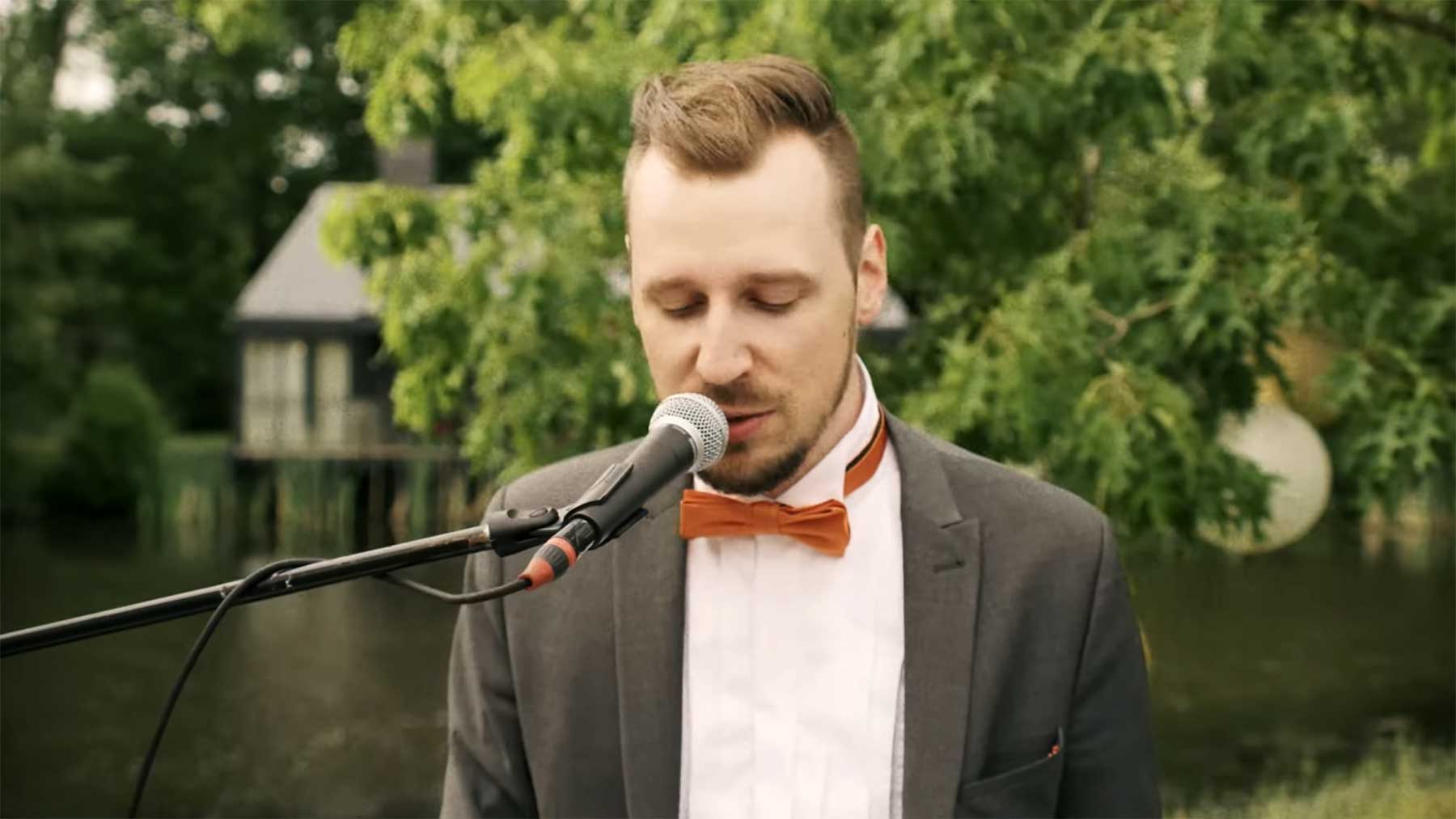 Alligatoah als Hochzeitsmusiker gebucht Alligatoah-verloren-musikvideo-hochzeitsmusiker 