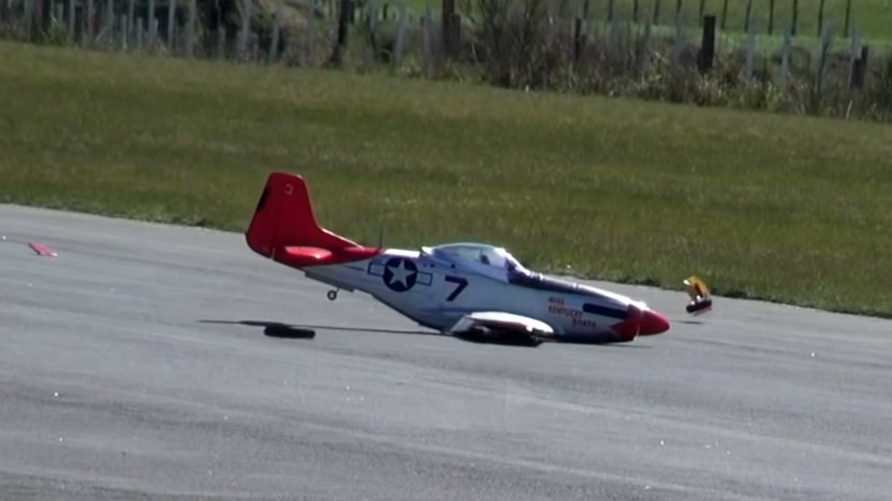 30 Minuten voll crashender Modellflugzeuge rc-planes-crashing-modellbauflugzeuge-kaputt 