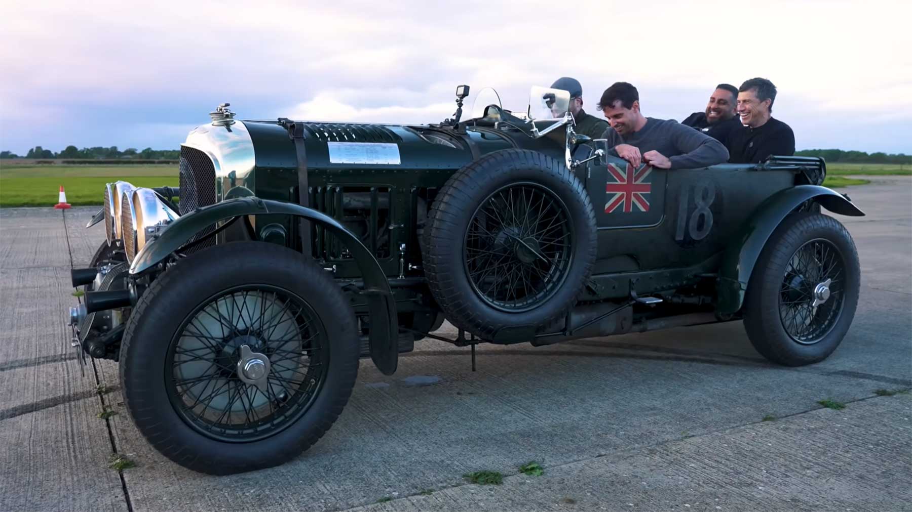 1929er Bentley im Wettrennen gegen neuere Modelle 1929er-bentley-im-rennen 