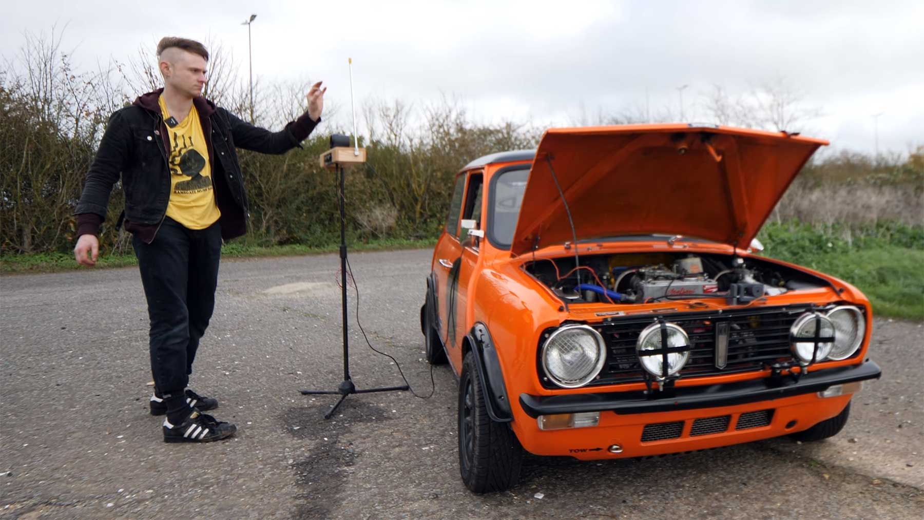 Ein Auto mit einem Theremin steuern