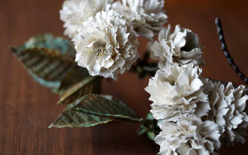 Blumen aus Metall von Shota Suzuki