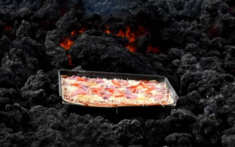 Pizza über Vulkanlava zubereiten