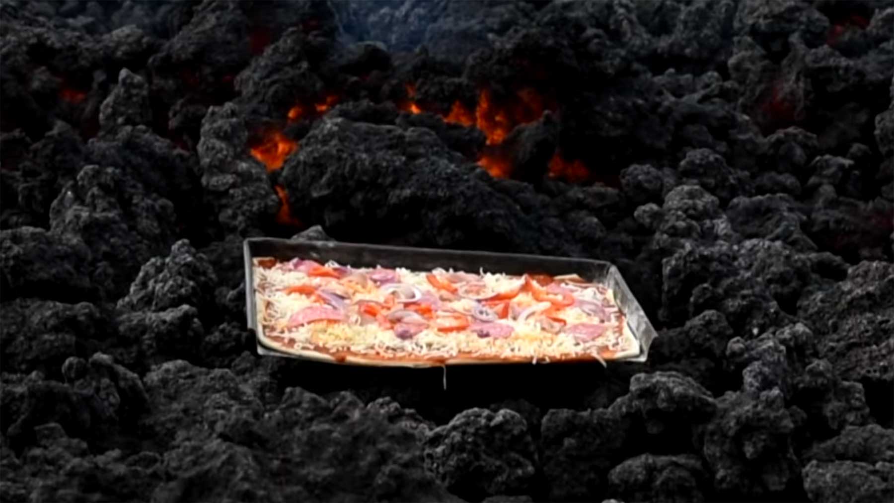 Pizza über Vulkanlava zubereiten