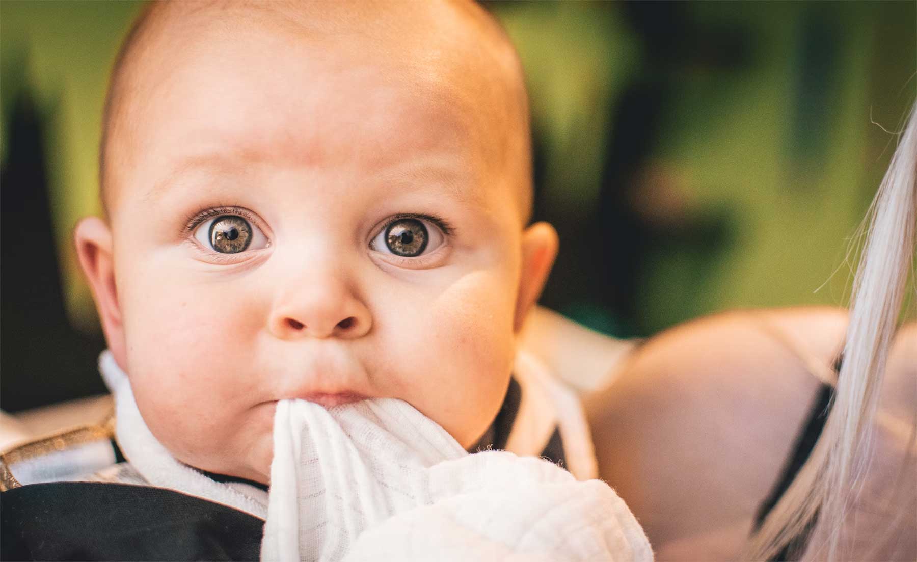5 Ursachen für Hörverlust bei Kindern baby-unsplash 