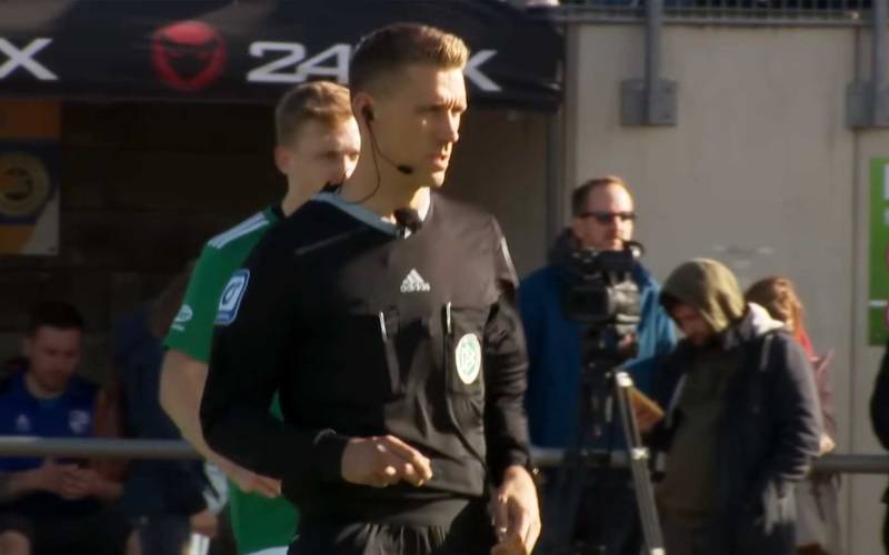 Bundesliga-Spieler als Schiedsrichter beim Bezirksliga-Spiel
