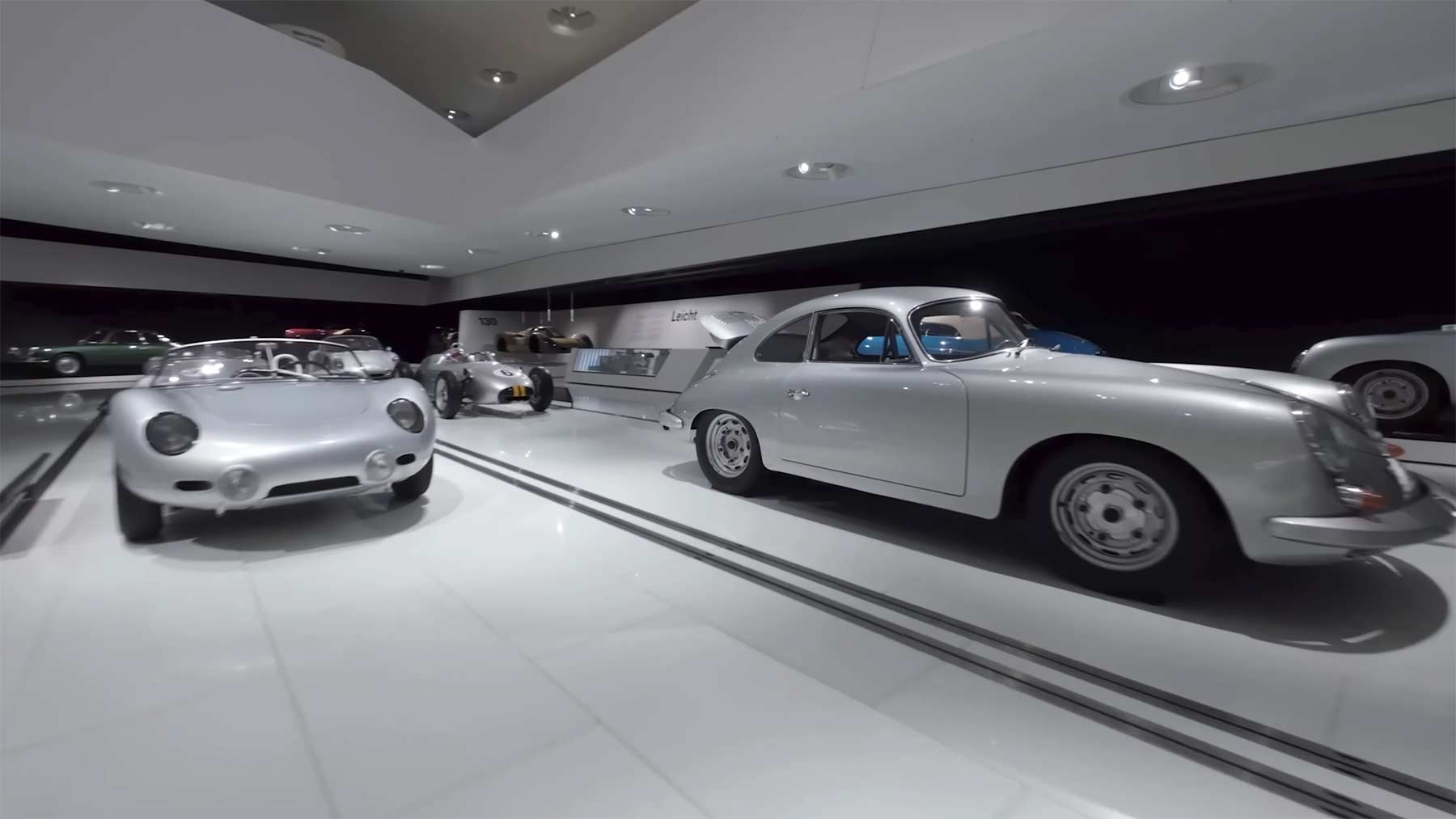 Mit der Kameradrohne durchs Porsche Museum fliegen kameradrohne-porsche-museum 