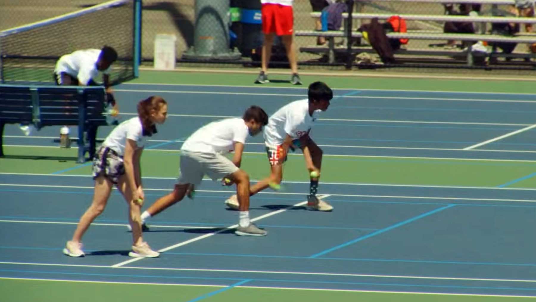 Dokumentation über Balljungen & -Mädchen beim Tennis
