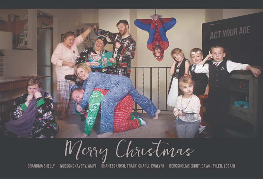 Familie macht jährlich eine lustige Weihnachtskarte Avery-Nubson-familien-weihnachtskarte_2019 