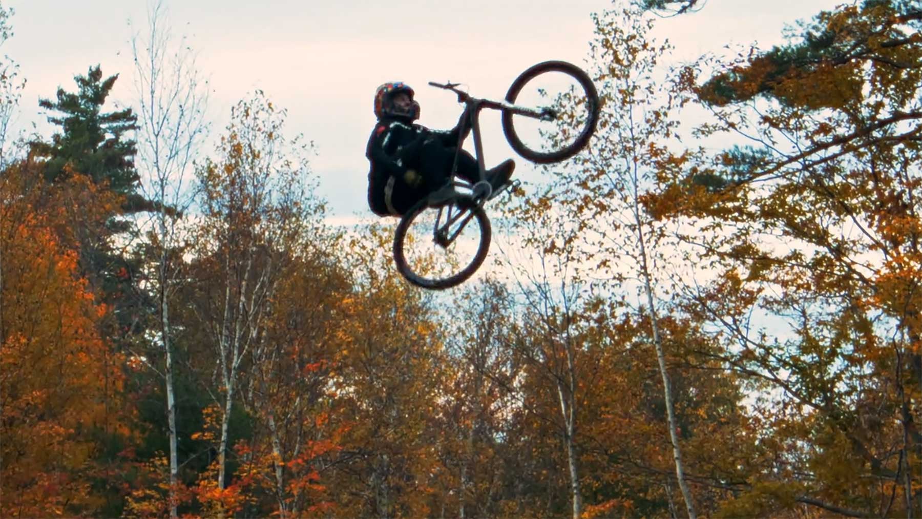 Mountainbike-Video mit Nicholi Rogatkin: „Fall Harvest“