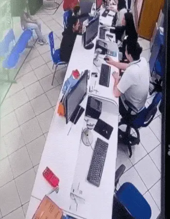 GIFparade LXIX BP69_24 