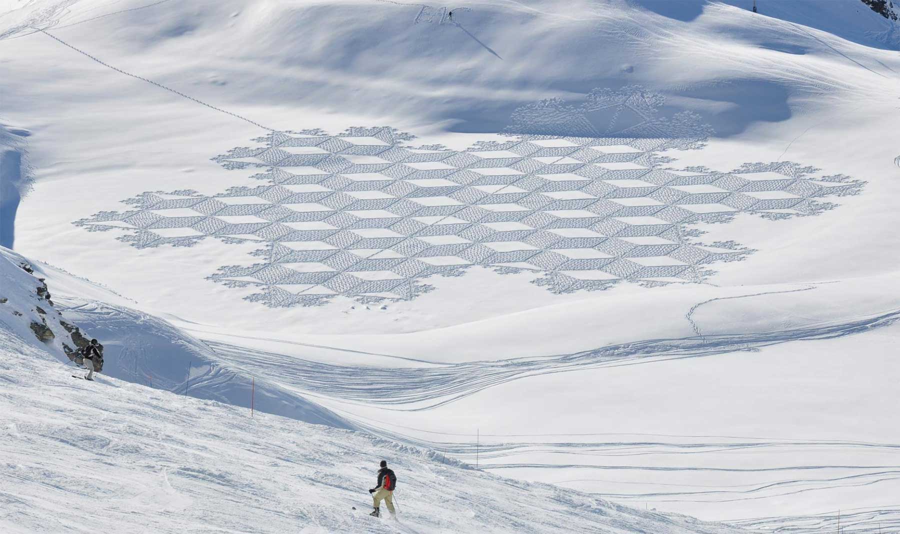 Simon Beck läuft geometrische Muster in den Schnee