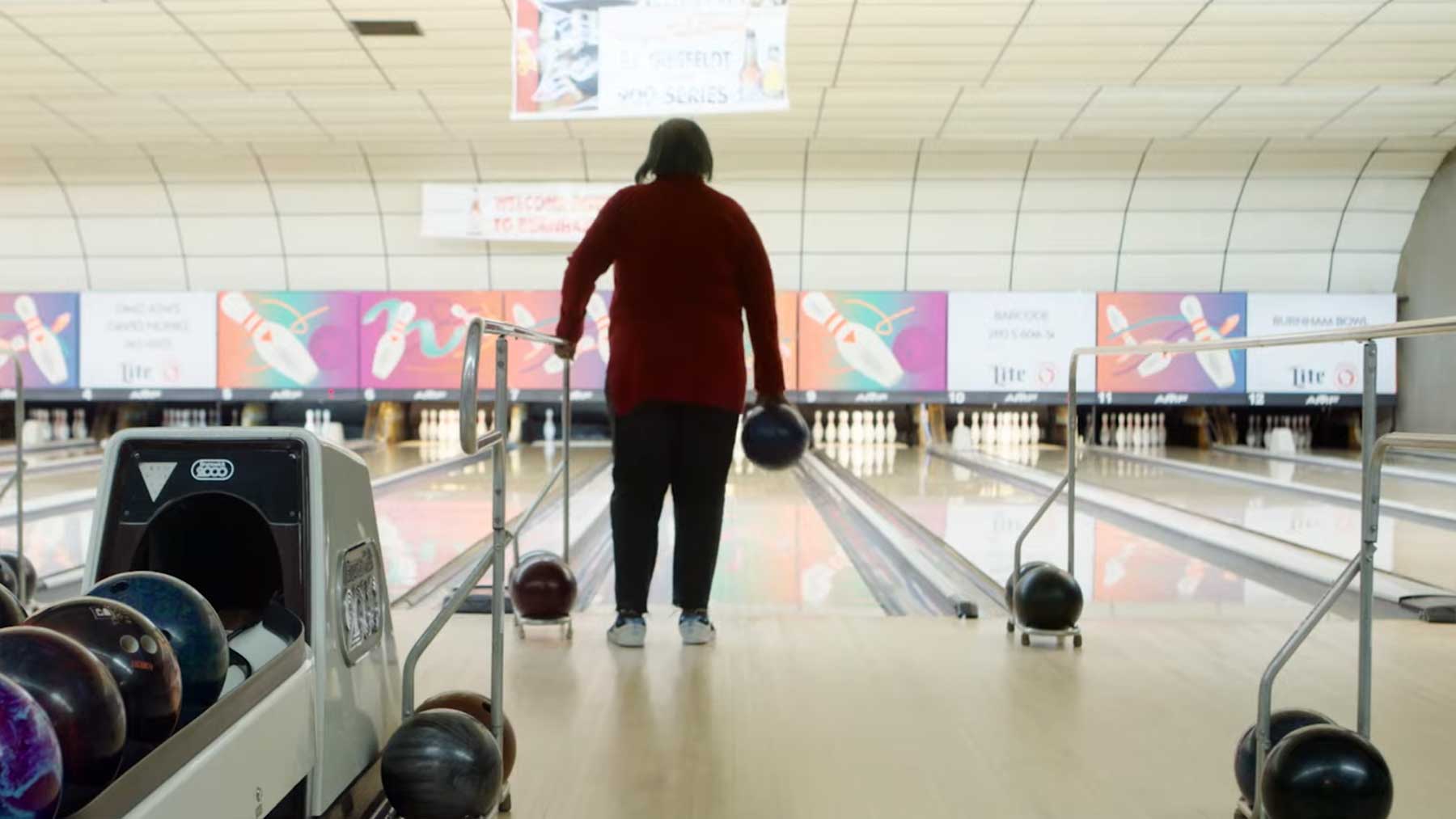 Als blinde Person Bowling spielen