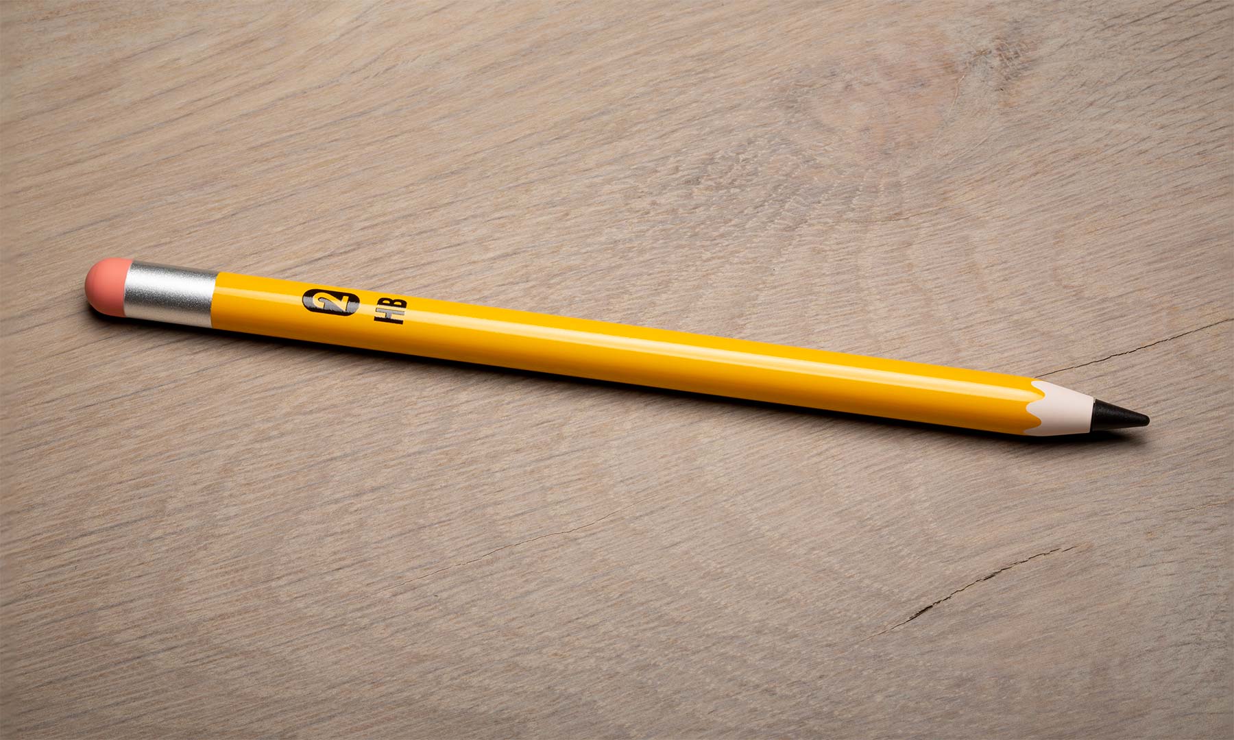 Stylus, der wie ein Bleistift aussieht bleistift-stylus-touch-pen-apple-01 