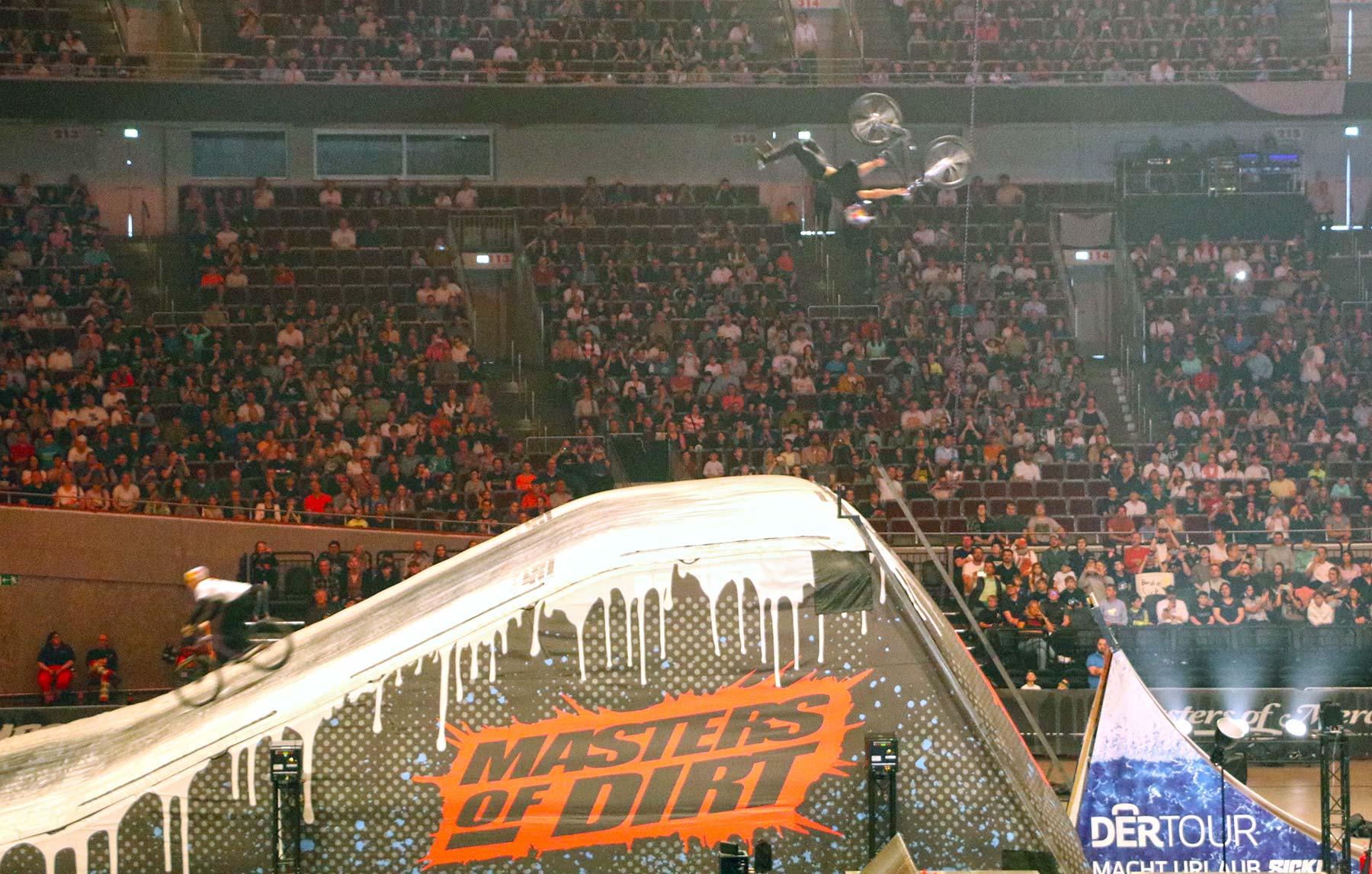 Masters of Dirt: Erfahrungsbericht & "Freestyle Showdown Tour 2025" in 6 deutschen Städten Masters-of-Dirt-2024-Dortmund-27 